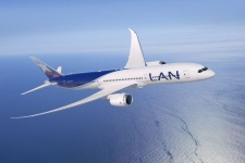 LAN-Dreamliner-787-9-24